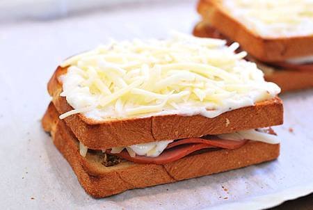 老闆，來份法式火腿蛋吐司！庫克太太三明治 Croque Madame Sandwich