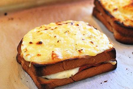 老闆，來份法式火腿蛋吐司！庫克太太三明治 Croque Madame Sandwich