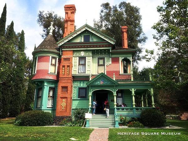 穿越時空小春遊，洛杉磯也有彩色屋！Heritage Square Museum