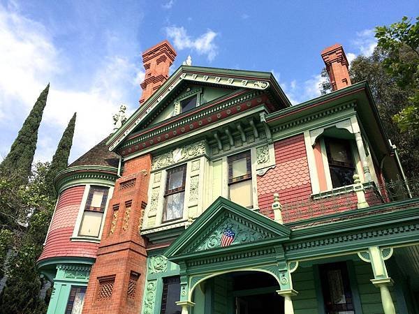 穿越時空小春遊，洛杉磯也有彩色屋！Heritage Square Museum