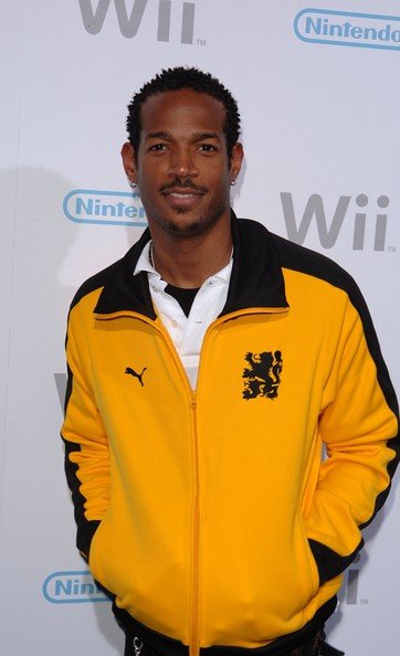 Marlon Wayans poses for a picture at the launch party for the Nintendo &apos;Wii&apos; game console November 16, 2006 held at &apos;Boulevard 3&apos; in Los Angeles, California..bmp