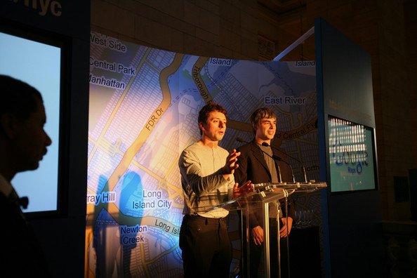 Google founders Larry Page (R) and Sergey Brin (L).bmp