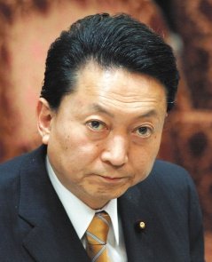 日相鳩山由紀夫表示日圓太強勢，市場揣測日本央行下周將放鬆貨幣政策、阻升日圓。（路透）.jpg