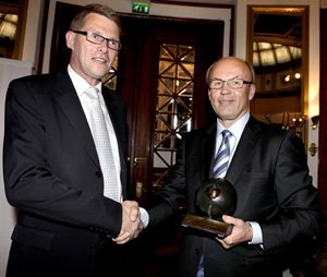 The Finnish Prime Minister Matti Vanhanen was presenting the award to Matti Alahuhta, CEO of KONE..jpg