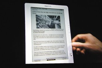 亞馬遜推出新款的Kindle DX閱讀器，並一口氣降低售價110美元。.jpg