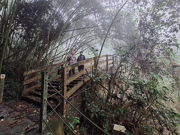 112.12.23遊龍湖步道、石壁仙谷(中)