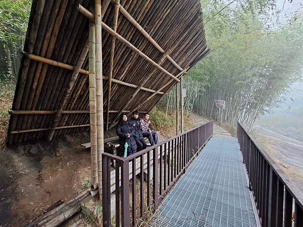 112.12.23遊龍湖步道、石壁仙谷(中)