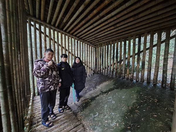 112.12.23遊龍湖步道、石壁仙谷(中)