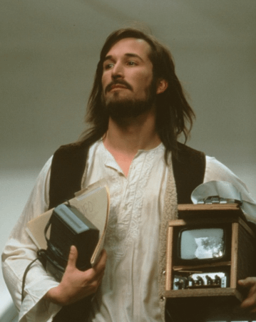 600full-pirates-of-silicon-valley-screenshot-jpg_359x452