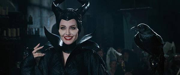 maleficent-image01_1075x448