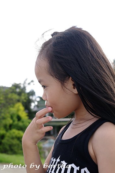 Isa 側臉.jpg