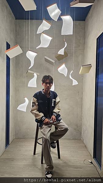 快到書䏱喝調酒吧!近捷運新埔民生站|超酷|很網美|網美攝影牆
