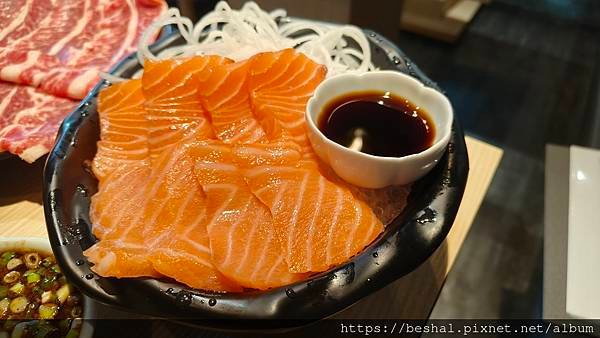 推薦新開幕海牧水產鍋物中和四號公園店超療癒水母~海鮮產地直送