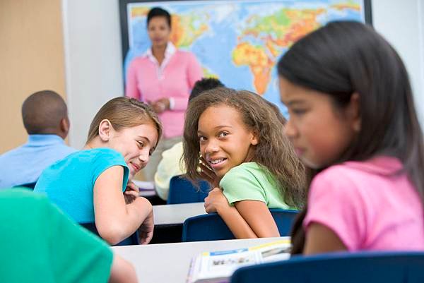female-pupil-being-bullied-in-elementary-school_SYIPCpCBi.jpg