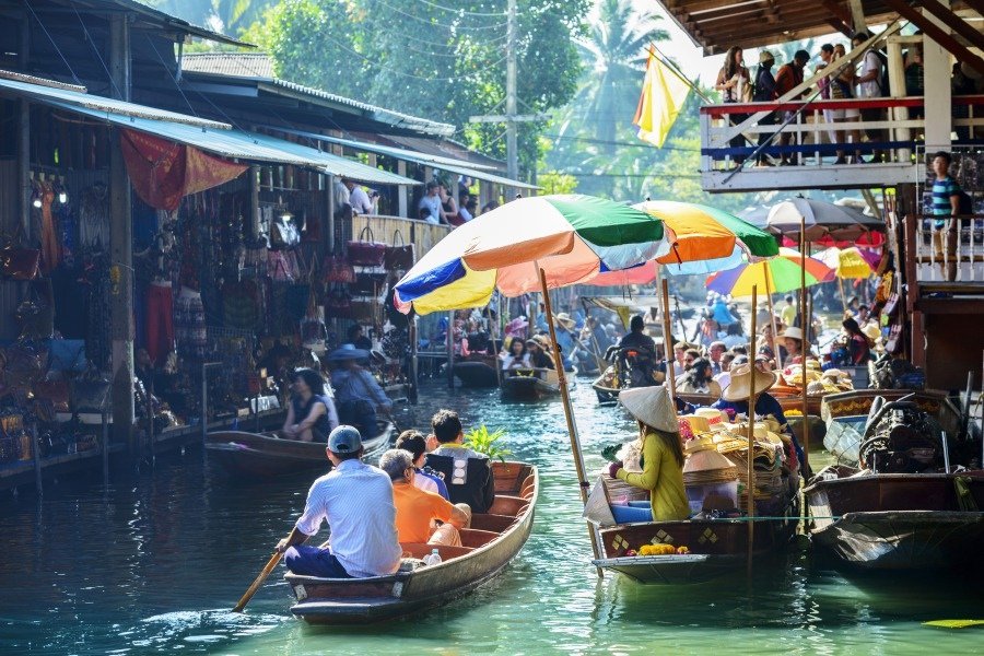 batch_Thailand_Bangkok_Damnoen-Saduak-Floating-Market_AShutterstock_389485657.jpg