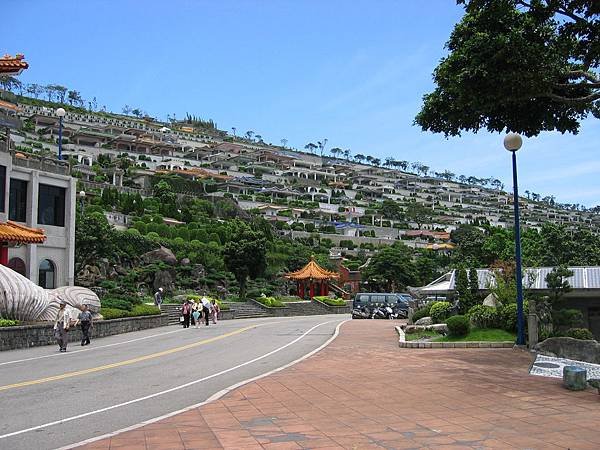 Chin-Pao_Mountain_Cemetery_hill