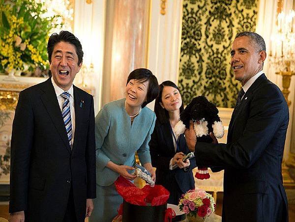 Shinzo_Abe_with_Obama