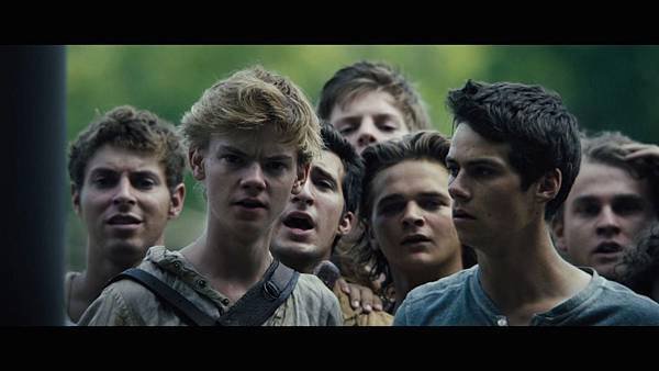 the-maze-runner-trailer-still-thomas-and-newt