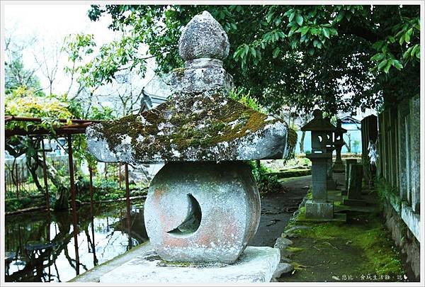 阿蘇神社-常夜燈-1.JPG