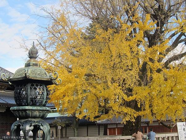 西本願寺-阿彌陀堂門前石燈籠-1.JPG