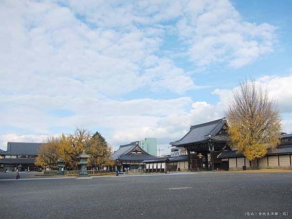 西本願寺-御影堂旁-2.JPG