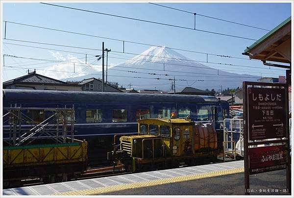 下吉田-48-車站月台富士山.JPG