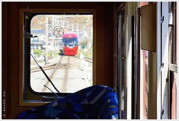 富士登山電車-9-窗外.JPG