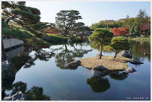 昭和紀念公園-54-日本庭園-龜島.JPG