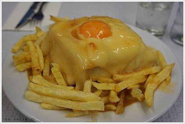 Porto-33-Cafe Santiago.JPG