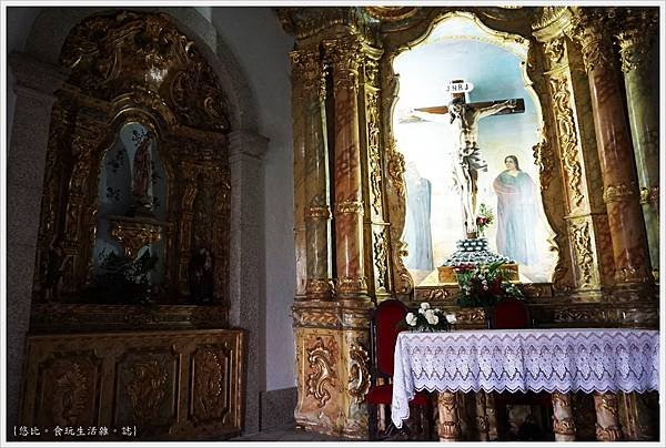 Chapel of Senhor da Pedra-5.JPG