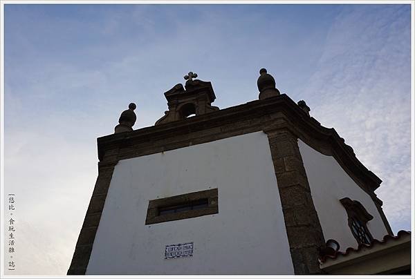 Chapel of Senhor da Pedra-8.JPG