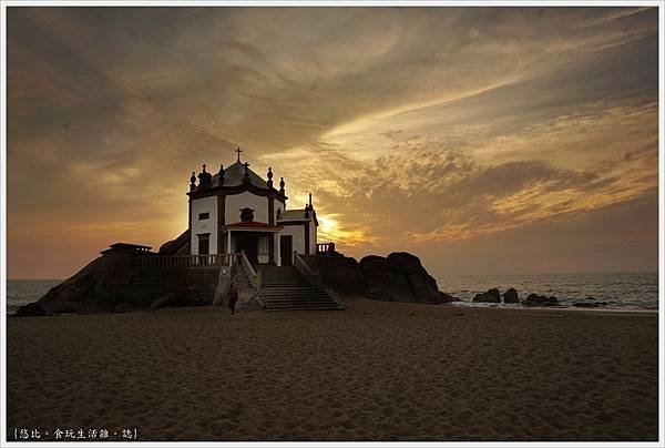 Chapel of Senhor da Pedra-14.JPG