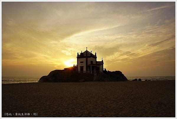 Chapel of Senhor da Pedra-16.JPG