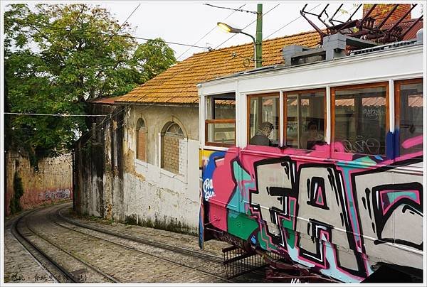 里斯本-Funicular Lavra-11.JPG