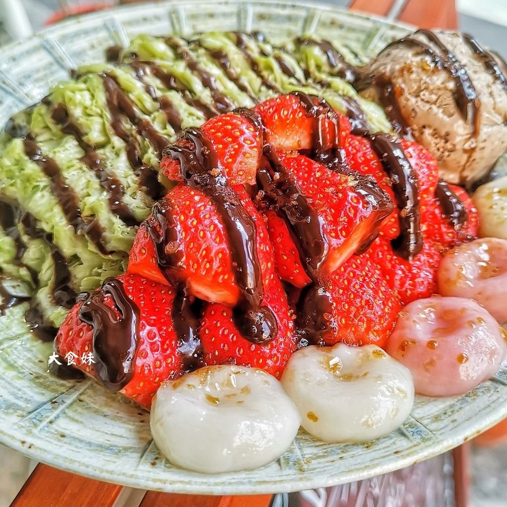 台北美食,中山站,中山站美食,雙連站美食,雙連,草莓,草莓冰,草莓控,抹茶,抹茶冰,抹茶控,文青,文青小吃,文青美食,浮誇系美食,排隊美食,赤峰街,赤峰街美食,雪花冰,中山站美食推薦