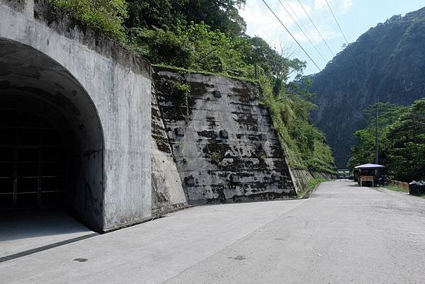 新武界引水道鋼筋混凝土建築