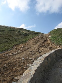 施工中的北疆步道