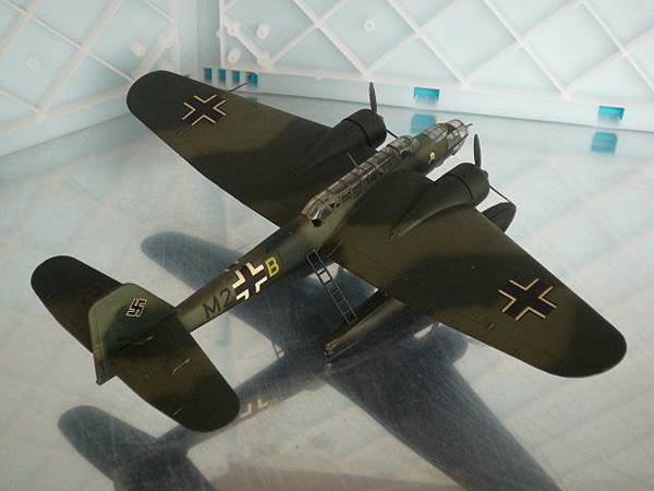 He-115_4s.jpg