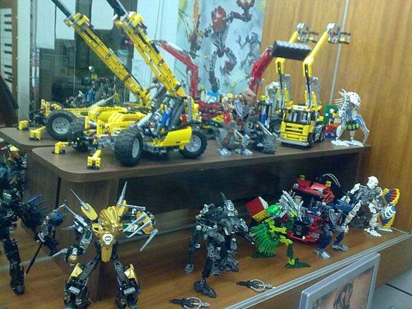 TECHNIC SERIES &amp; OLDER BIONICLES