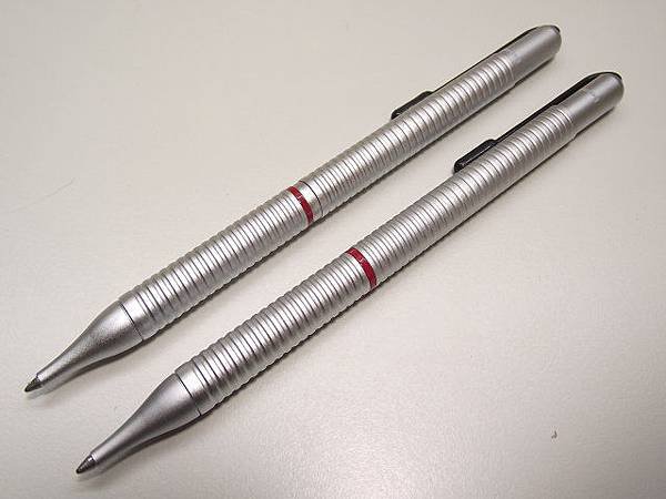 Rotring 900 ballpoint pen ,these two looks similar!