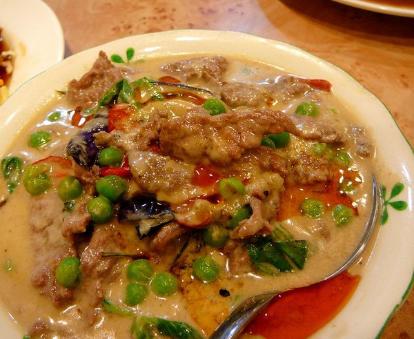 泰陽城-綠咖哩牛肉