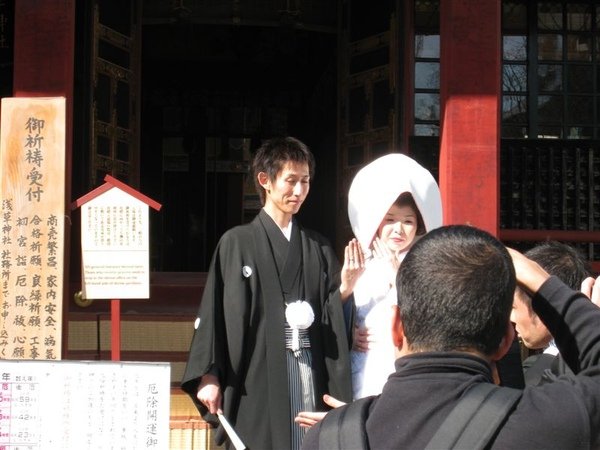 show出我們的婚戒.JPG