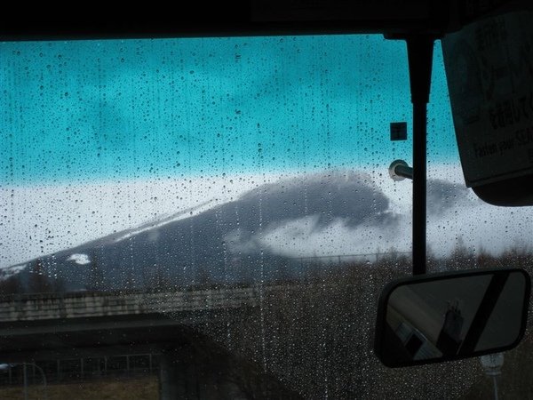 再看一眼不是很清楚的富士山.JPG