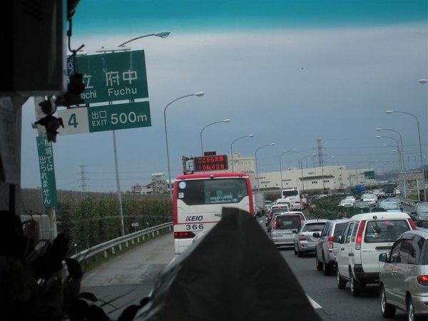 真的是非常長的車龍啊.JPG