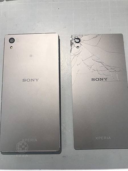 SONY Z5被蓋也會摔破喔