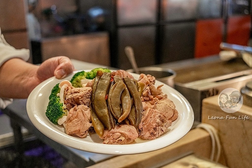 台中吃到飽推薦潮港城太陽百匯鮪魚生魚片養生湯牛排釜山海鮮季DSC02443-2.jpg