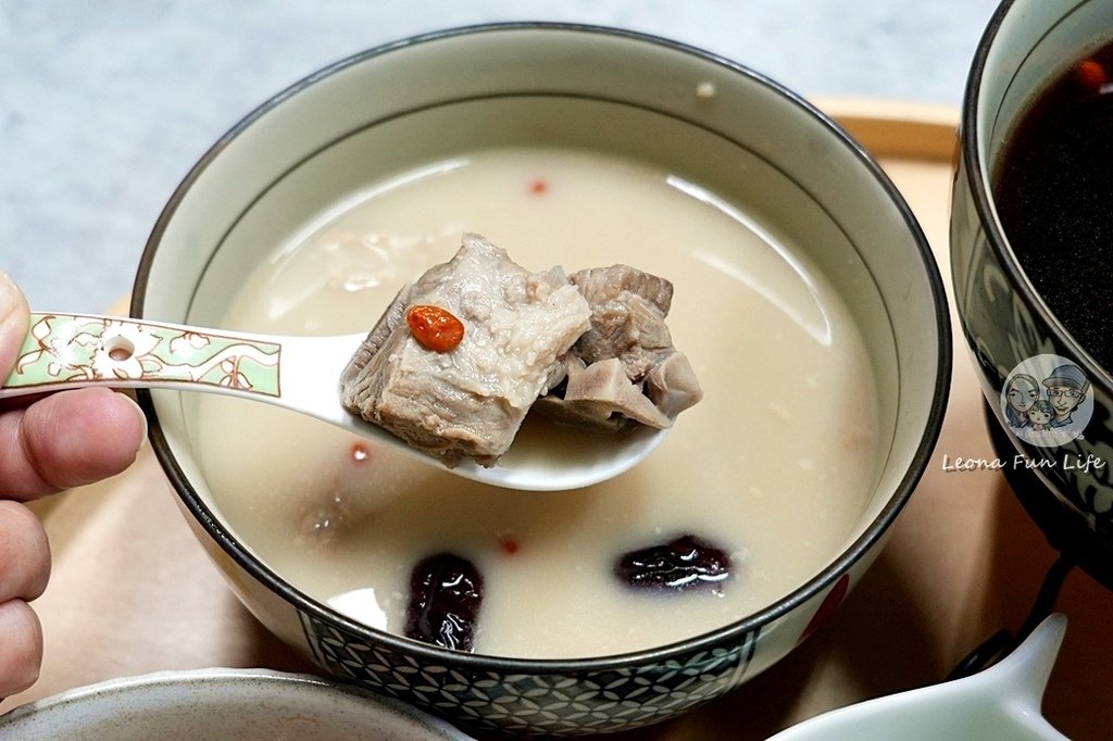 團購宅配美食森御鮮黑蒜頭雞湯胡椒豬肚雞湯DSC03038.JPG