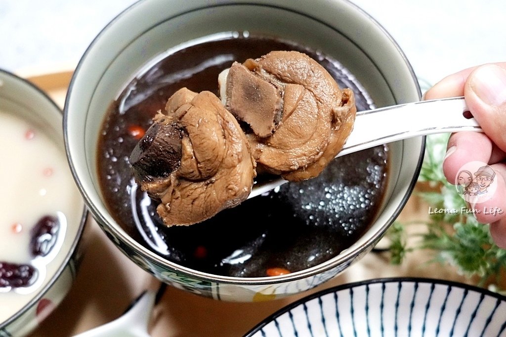 團購宅配美食森御鮮黑蒜頭雞湯胡椒豬肚雞湯DSC03069.JPG