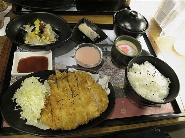 櫻井家 日式豬排飯.JPG