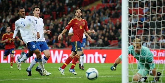 Cesc-Fabregas-Spain-misses+-England-cropped.jpg